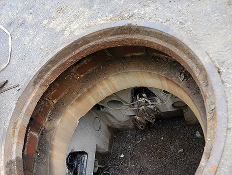 <b>Relocation of HEX manhole C19BA-203:</b>  Inspection of HEX manhole C19BA-202 which the new (11) 4inch duct bank will connect to.